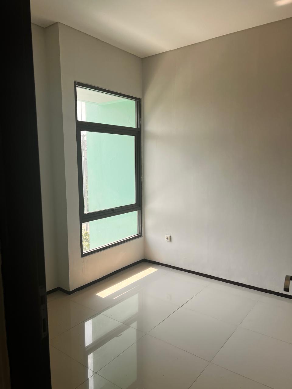 Rumah Disewakan Semi Furnished di Lippo Cikarang